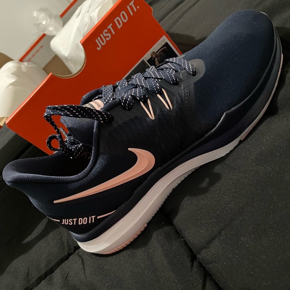 Women’s Nike In- Season TR 8